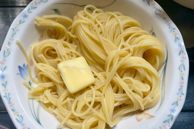 だれウマ氏の「限界爆速納豆パスタ」は混ぜるだけ作れる　ネバネバふわとろ食感でやみつき