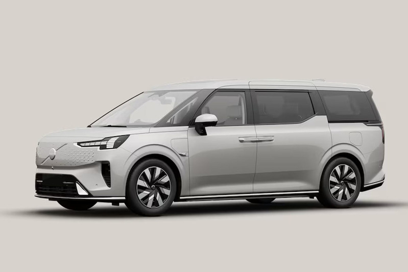 ボルボ　プレミアムEVミニバン「EM90」中国で受注開始
