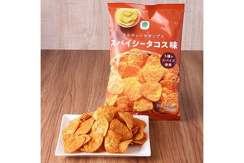 ファミマ社員が明かす「夏にピッタリの辛うま商品」はこれだ　1位はあの人気カップ麺