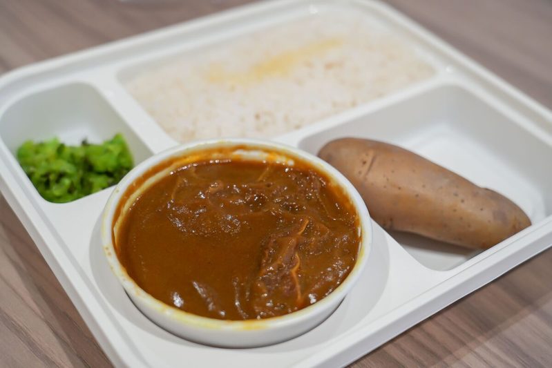 最強の「ロケ弁」が決定、「大賞にふさわしい」と絶賛された業界御用達の名物カレー