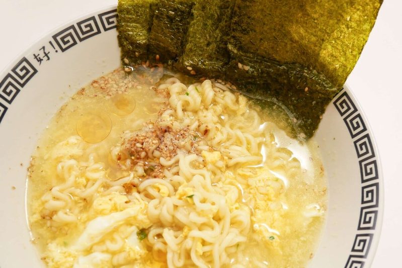 指原莉乃の「サッポロ一番の食べ方」が最高すぎる　“あるもの”をちょい足し
