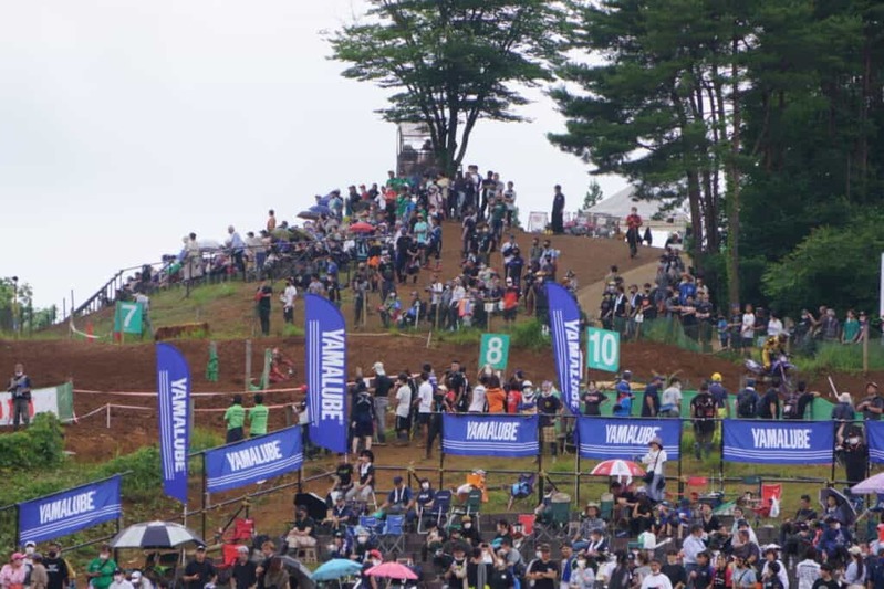 手に汗握るレース展開！フェス気分でバイクレース・全日本モトクロスを楽しもう！