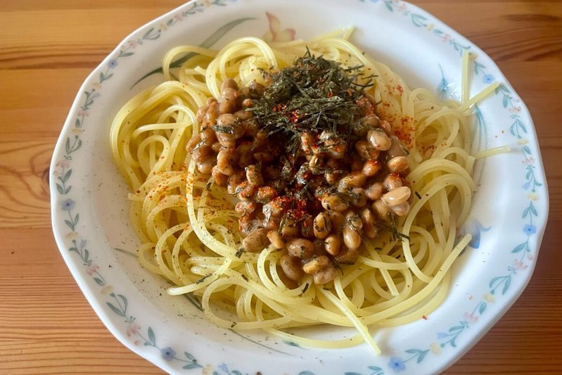 ロバート馬場の「白だし納豆パスタ」が衝撃の美味しさ…　納豆をアレするのがポイント