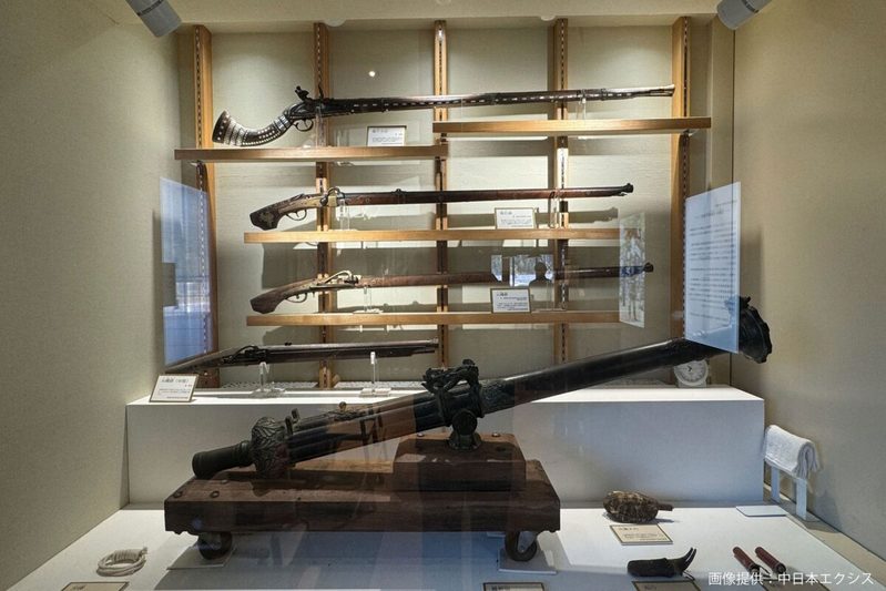 刀と銃を家に忘れた!→なぜか売ってるPAを発見 「合戦の前に寄りたい」と話題に