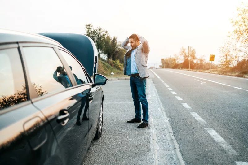 車が水没したらどうなる？脱出方法・やってはいけないことを解説