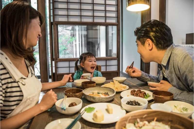日本の子どもは我慢強い? 実は食べ物だけだった