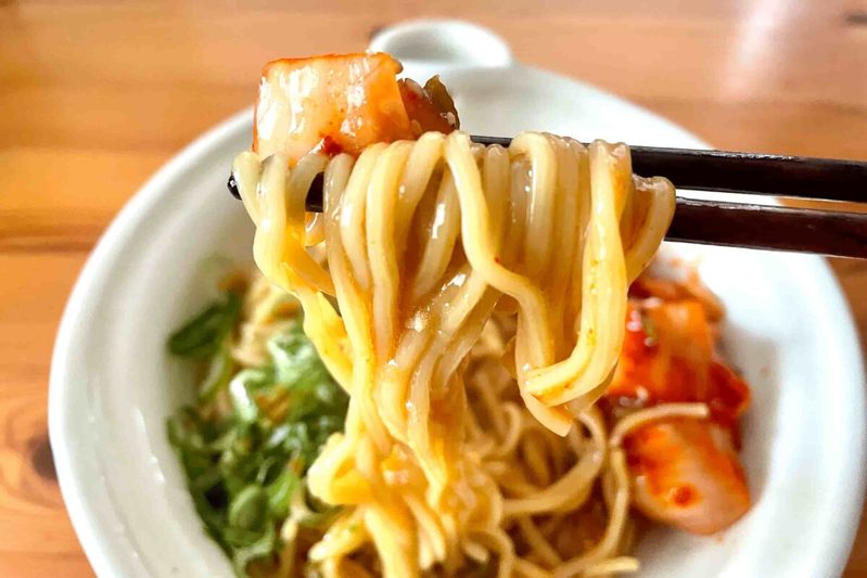 30円の中華麺に“タレ”を混ぜるだけ 「究極のまぜそば」がガチでハマる