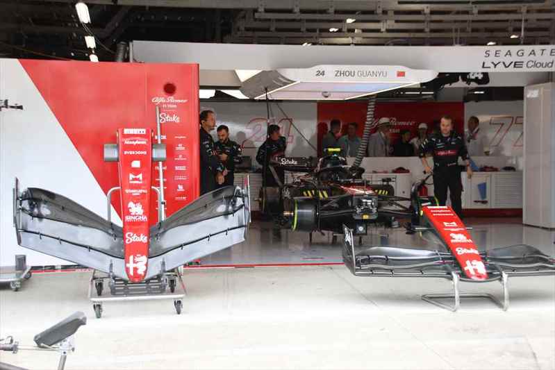 日本のファンはとても情熱的だし、いつも敬意を払ってくれるから大好きだ！ アルファロメオF1ドライバー「V.ボッタス」「周 冠宇」インタビュー【F1日本GP】