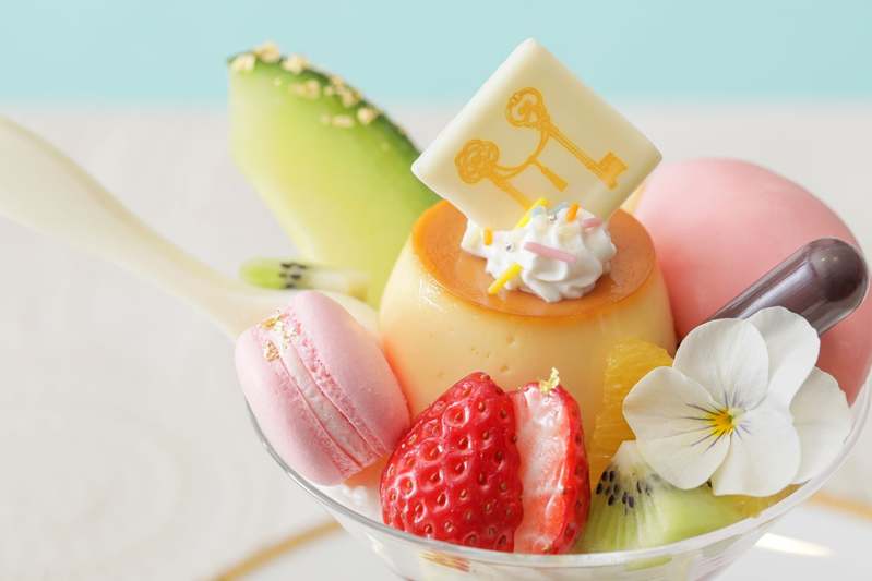 親子で食べたいお子様向けスイーツが5年ぶりに復活！自分で完成させる仕様のパフェは、まるでパティシエ気分！「こどものごほうびパフェ～Fruit ＆ Pudding～」ゴールデンウイーク期間だけの限定販売