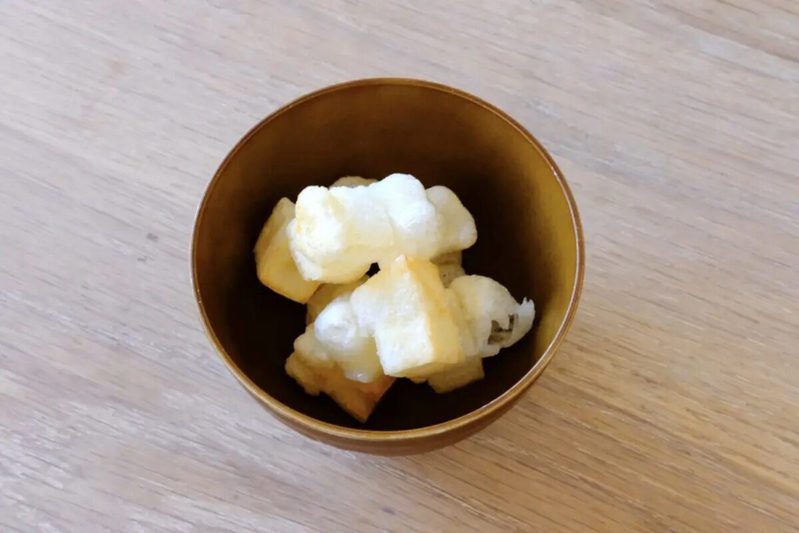 北斗晶の「揚げ餅とんこつ雑煮」が驚くほど旨い　余ったお餅を簡単アレンジ