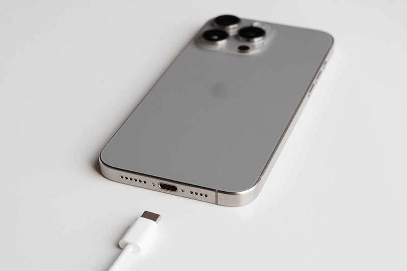 【iPhone 15】USB-C-イヤホン変換アダプターを購入するときは2種類あるので要注意！