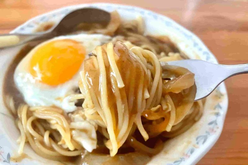 “1人分のカレー”がこんなに手軽だなんて S&Bのカレーフレークが便利すぎて手放せない