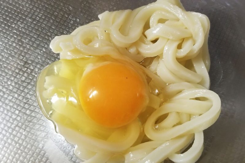 ハマごはんのやる気がなくても作れる「絶品たまごかけチーズうどん」　かつお節の香りがたまらない…