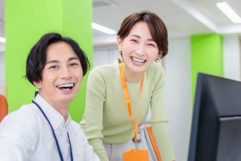 内勤営業とは?外勤営業との違いや向いている人の特徴を解説
