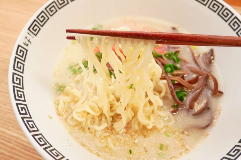 リュウジが「サッポロ一番に匹敵するうまさ」と絶賛する“袋麺” 西日本ではおなじみの…
