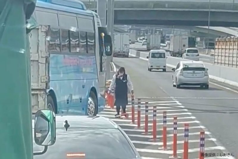 高速で遭遇した観光バス、危険すぎる運転にギョッとした　「これは酷い」と怒りの声も…