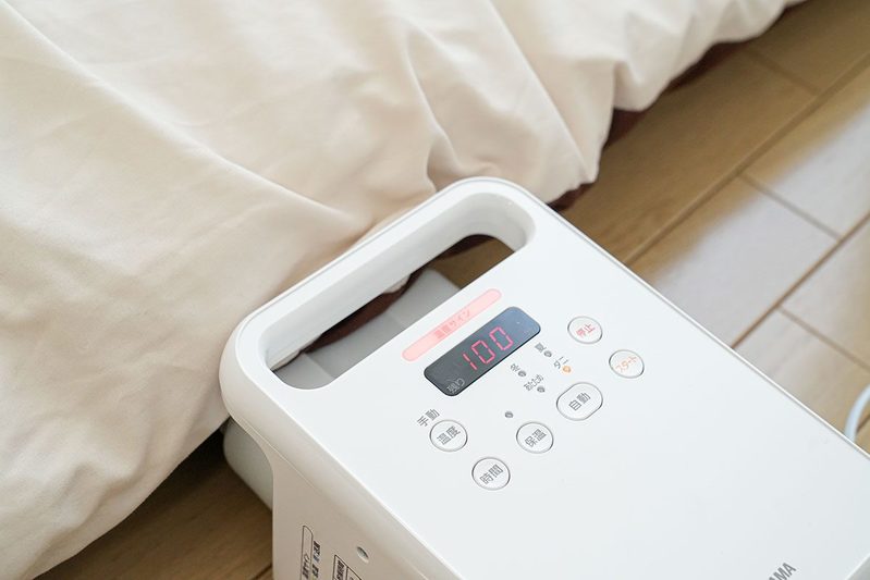 びしょ濡れスニーカーを“30分”で完全乾燥 梅雨前に用意したい「最強の乾燥機」