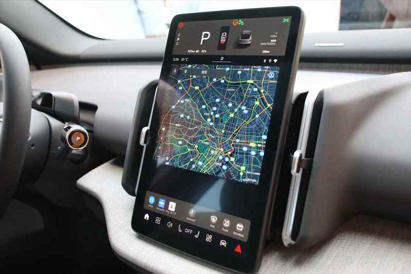 斬新なスタイルながらボルボらしさも散りばめられたデザインが魅力的! BEVのコンパクトSUV「ボルボEX30」発表