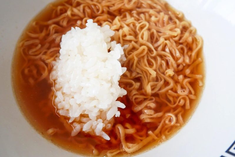 明石家さんまの「チキンラーメンの食べ方」が話題 約4人に1人が実践していた