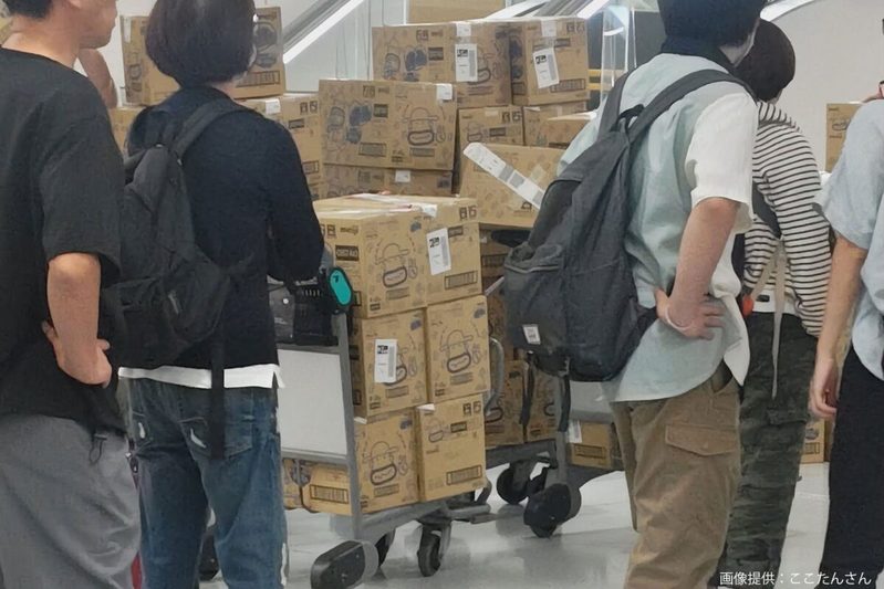 空港の荷物受け取り、中年男女の行動に乗客がブチ切れ　「迷惑すぎる」とネット上で物議