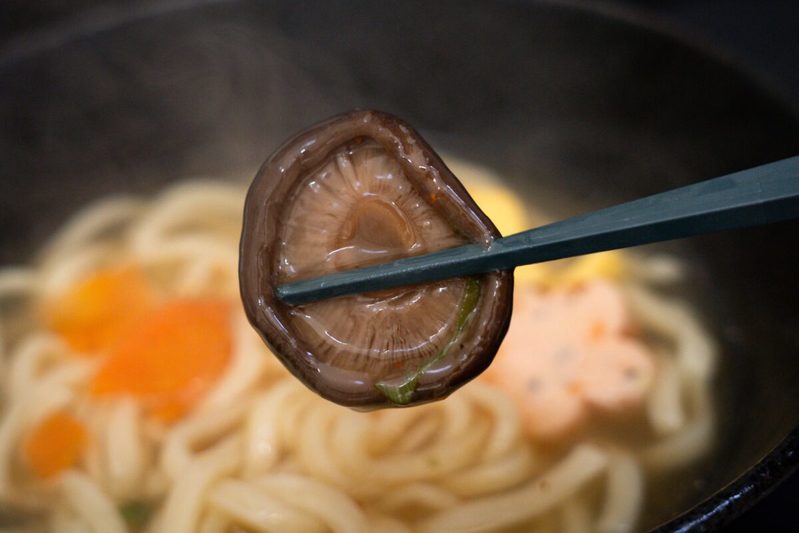 もはや“水すらいらない”冷凍の『あんかけうどん』がマジで最高　これは一度は試すべき