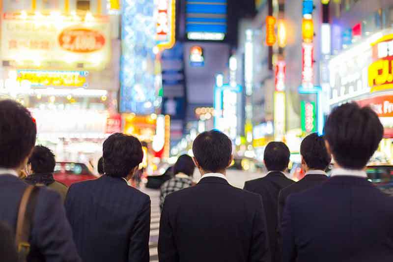 こんな30・40代にはなりたくないランキング、3位「世間知らず」2位「頼りない」納得の1位は？