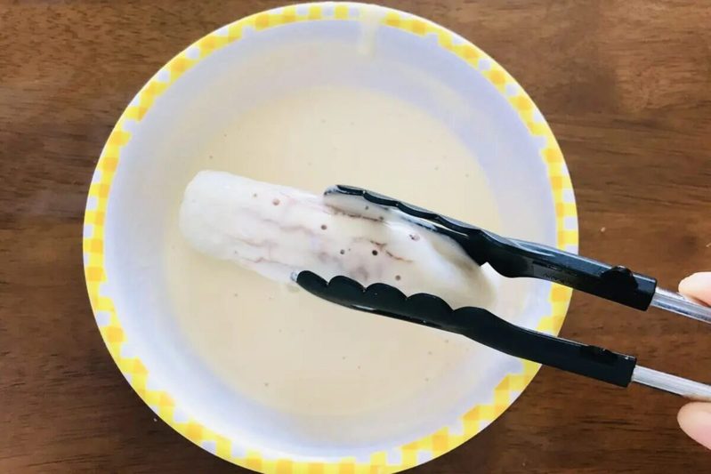 マツコ大絶賛の「ちくわサラダ」やってみたら鬼ウマ… 中に“アレ”を入れる