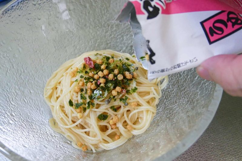 そうめんに“アレ”をかけるだけ！　永谷園のさっぱり絶品レシピ【頑張らない夏の鬼うまメシ】