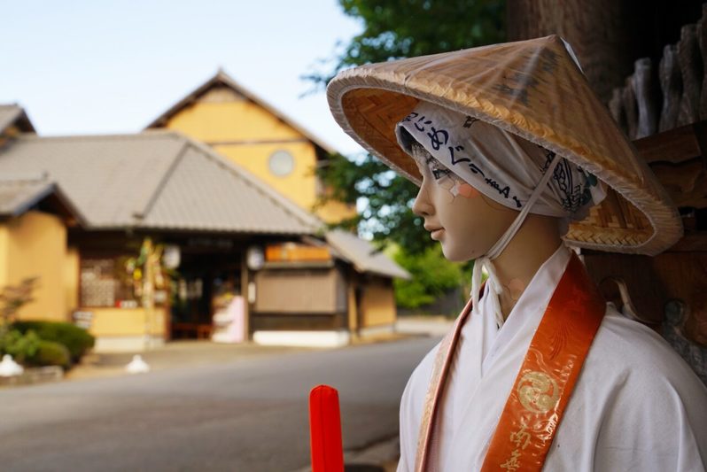 「どっこいしょ」つい口に出してしまうこの言葉の語源とは? その由来には仏教用語説やヘブライ語説も!?