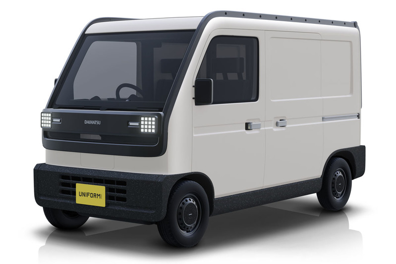 JMS2023 ダイハツ　歴代のクルマと未来を描いたコンセプトかーで、暮らしを豊かにすることをテーマに出展