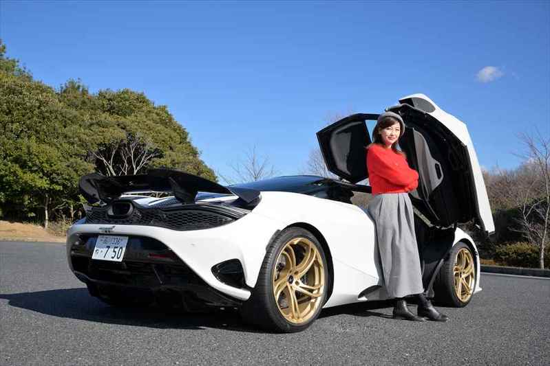ラメを散りばめたようなホワイトカラーとカーボンのコントラストがステキです!【吉田由美のスーパースポーツ驚愕オプション紹介】マクラーレン750Sクーペ編