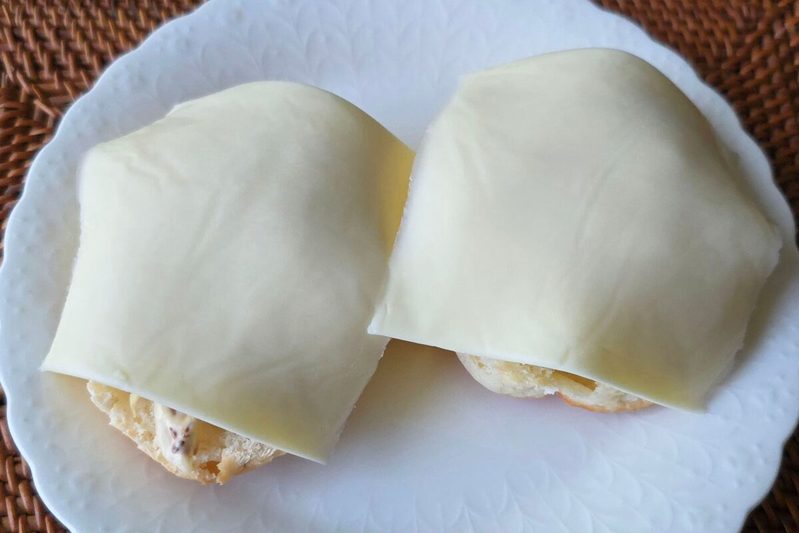 「とろ〜り最高…」 新玉ねぎとチーズのトーストが簡単すぎて神ウマだった