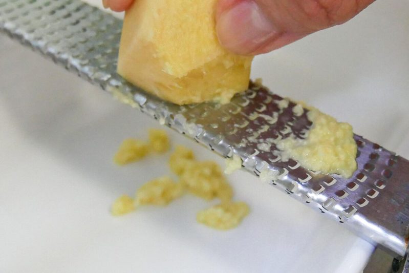 速水もこみちが辿り着いた「最強のから揚げ」 たっぷり“あるもの”をかける