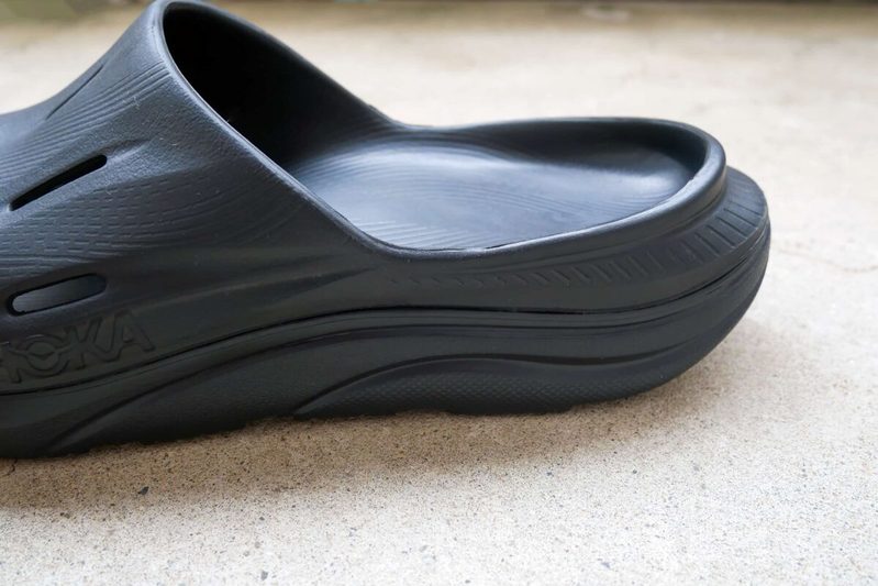 今欲しいのは“歩けるサンダル” HOKAの「オラリカバリースライド3」が快適すぎた