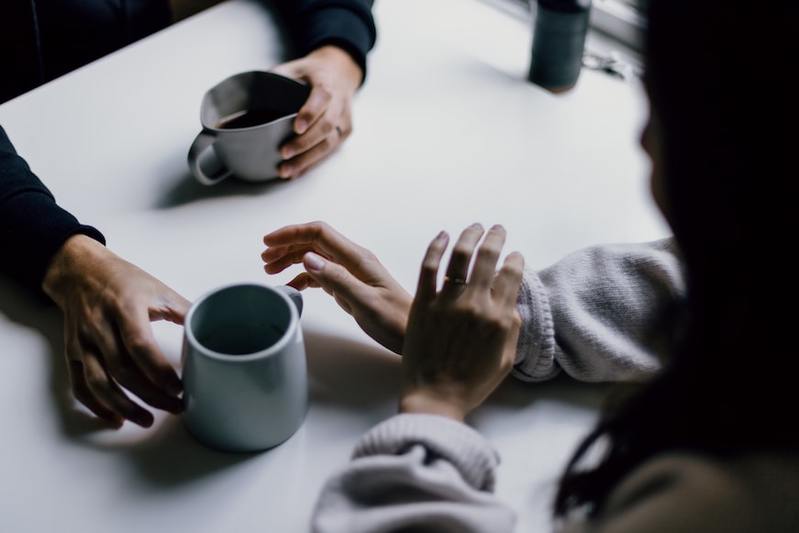 【怖い】冗談が通じない人の心理&特徴を解説!上手な付き合い方は?