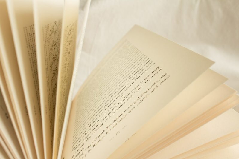 密告をあらわす「チクる」とはどんな言葉?その意味や語源に類義語は?いつから普及した言葉なの?