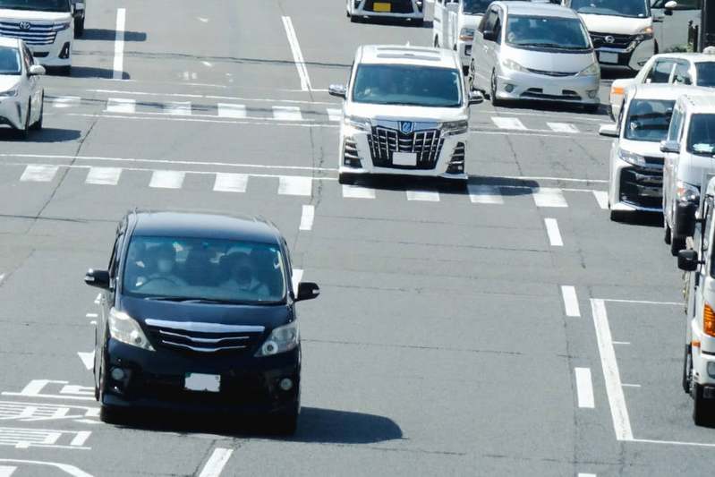 追い越された車が悪くなることも？追い越し追突事故の過失割合は「事例を見ても参考にならない」ってホント？