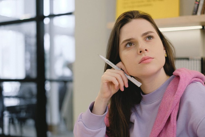 透明感がある女性の特徴は？モテる理由や透明感の出し方を解説！
