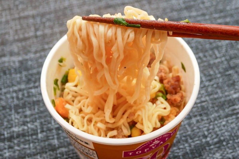 あのイオンが強気価格　数量限定の「159円カップ麺」が贅沢すぎる…