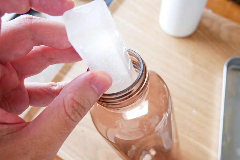 水筒に氷が入らず焦る毎朝にサヨナラ ニトリの“コレ”がマイボトル派を救う