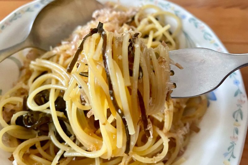 鳥羽シェフ、調味料ほぼ1つでできる「無限パスタ3」が最高 これは覚えておきたい