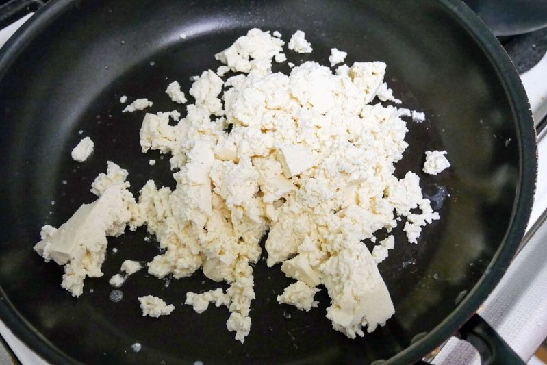 米の代わりに豆腐！？　リュウジ氏考案の「絶品チャーハン」が天才すぎる…