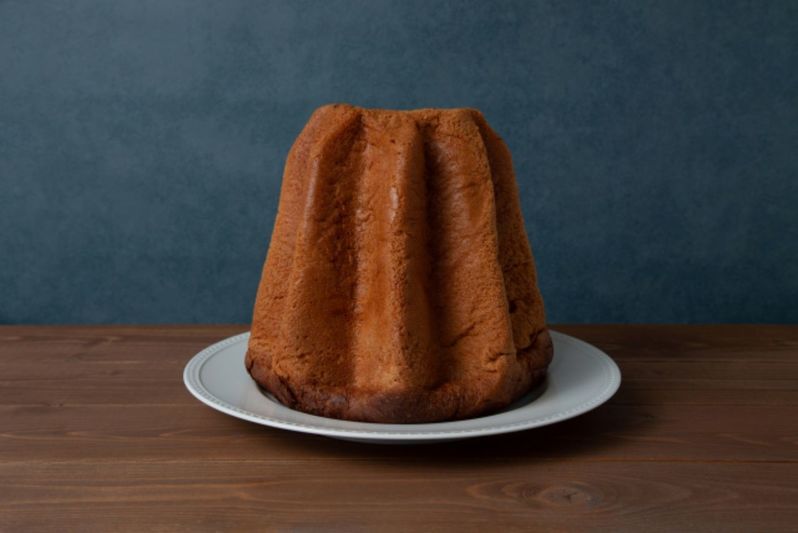 クリスマスシーズンに食される「パンドーロ」とはどんなパン？その名前はパンの色にあった！