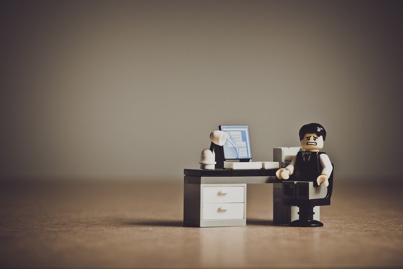 ダメな上司の具体的な特徴は?嫌だけど避けれない上司との上手な付き合い方