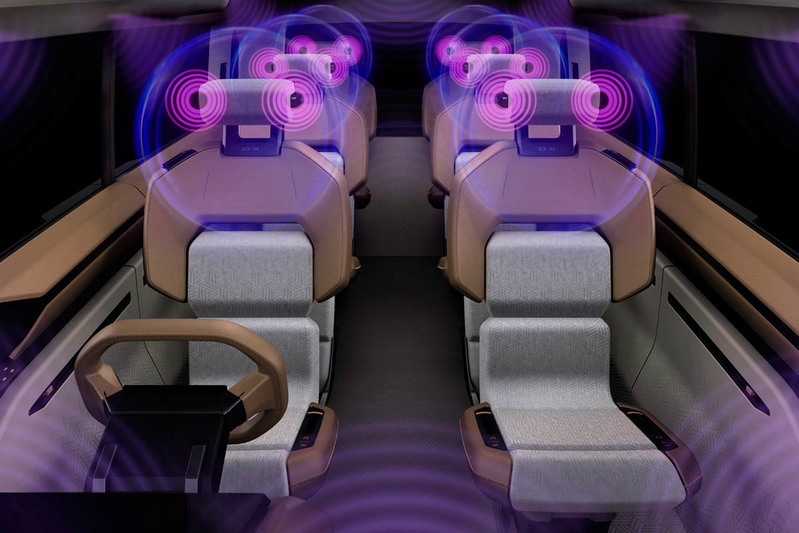 【JMS2023】三菱自　PHEVクロスオーバーD：X Conceptと国内導入のトライトンを展示