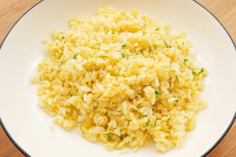 和の鉄人・道場六三郎さん「最高においしいチャーハン」の作り方 炒める前に“コレ”をする