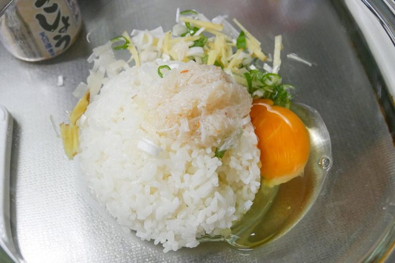 和の鉄人・道場六三郎さん「最高においしいチャーハン」の作り方 炒める前に“コレ”をする