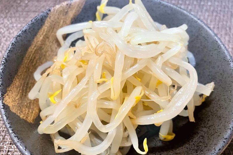 【もやしと調味料3つだけ】レンチンで作る神レシピ 超優秀な常備菜だった
