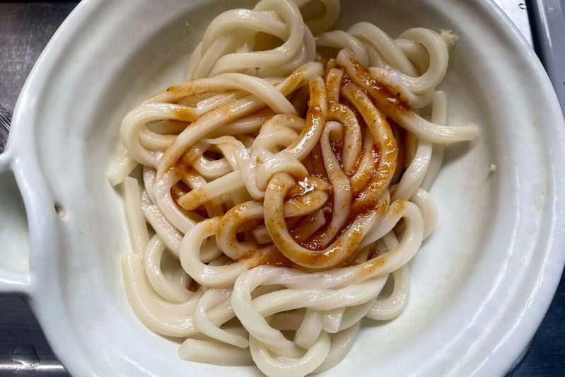 ハマごはんの「時短油うどん」は調味料4つなのに絶品　“ダブルガーリック”が食欲をそそる…　