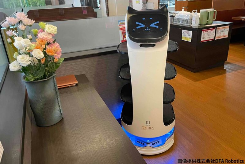 ネコ型配膳ロボットが“里親”募集、一体なぜ…　「生みの親」が明かすエピソードが最高